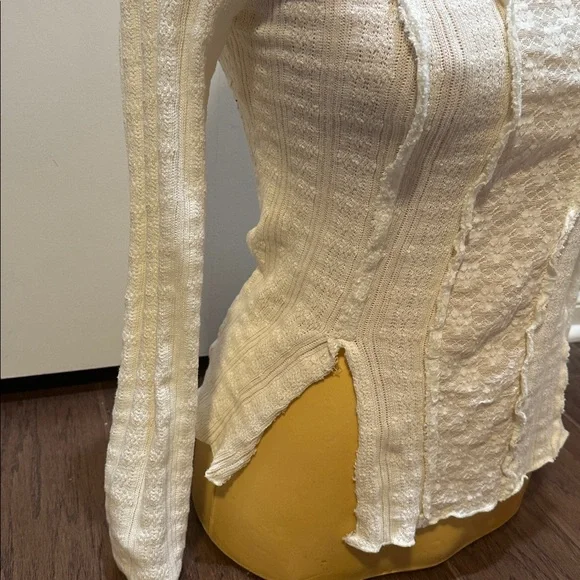 Free People Mockneck cream top… size Medium - Picture 5 of 7